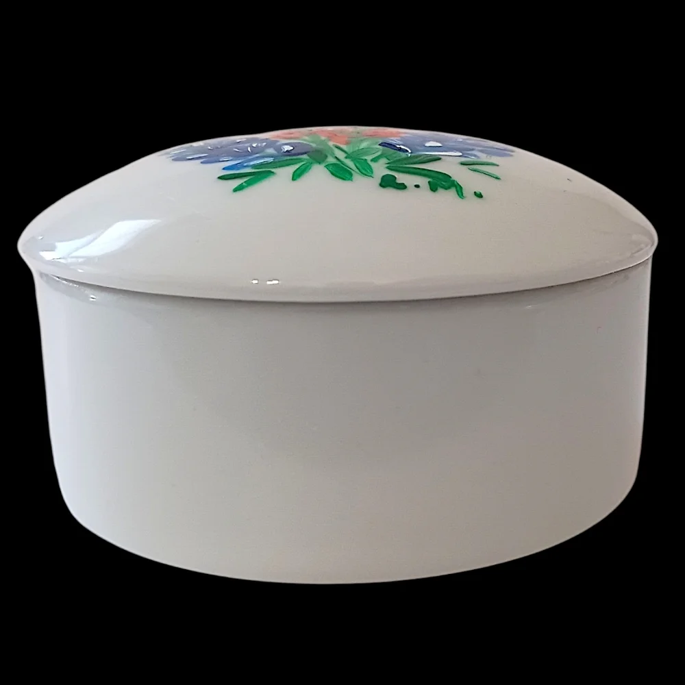 Vintage Hand Painted Floral Trinket Dish Box Lidded‎ Porcelain Lady Bird Johnson